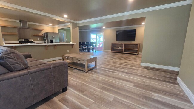 Foto del edificio - Remodeled  3-bedroom 2 bath Home in Fayett...