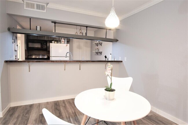 Foto del edificio - 4907 Misty Slope Ln