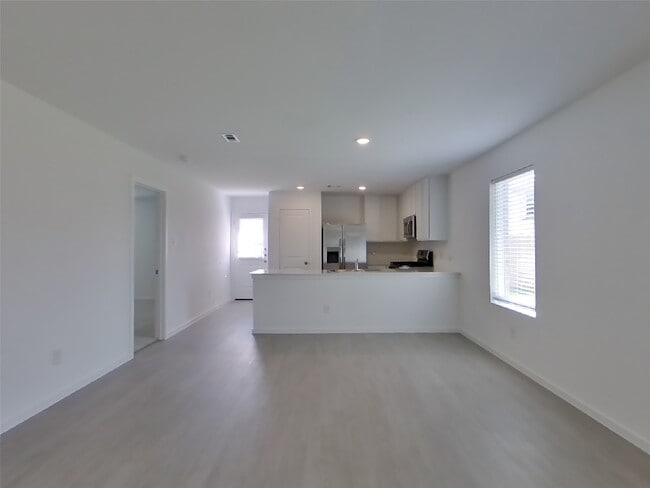 Building Photo - 3072 Dawn Sound Dr