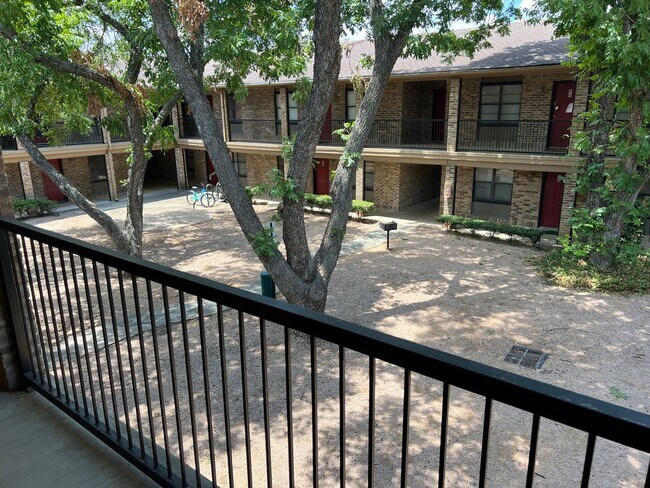 Building Photo - Casablanca Condo near Baylor