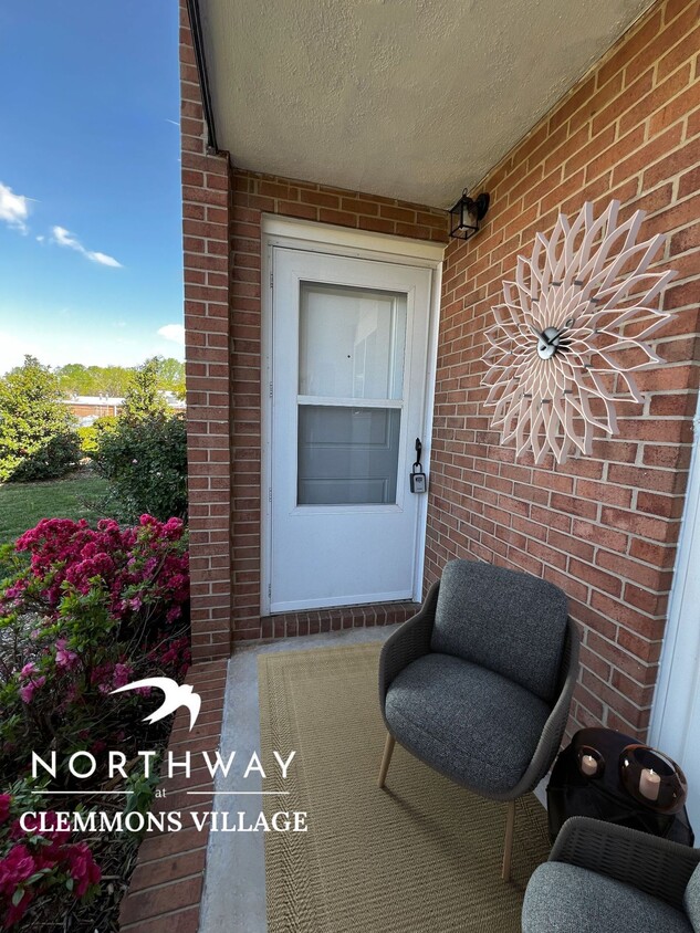 Foto principal - Clemmons Village Apartments