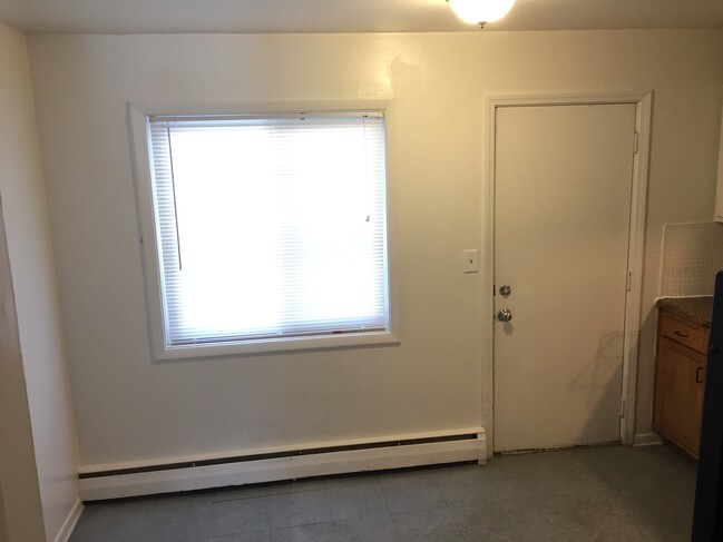 Building Photo - 2111 N Elmwood Ave