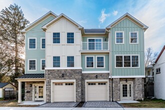 Building Photo - 17 Wilson St