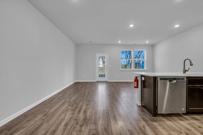 Building Photo - 141 Mazzeo Dr