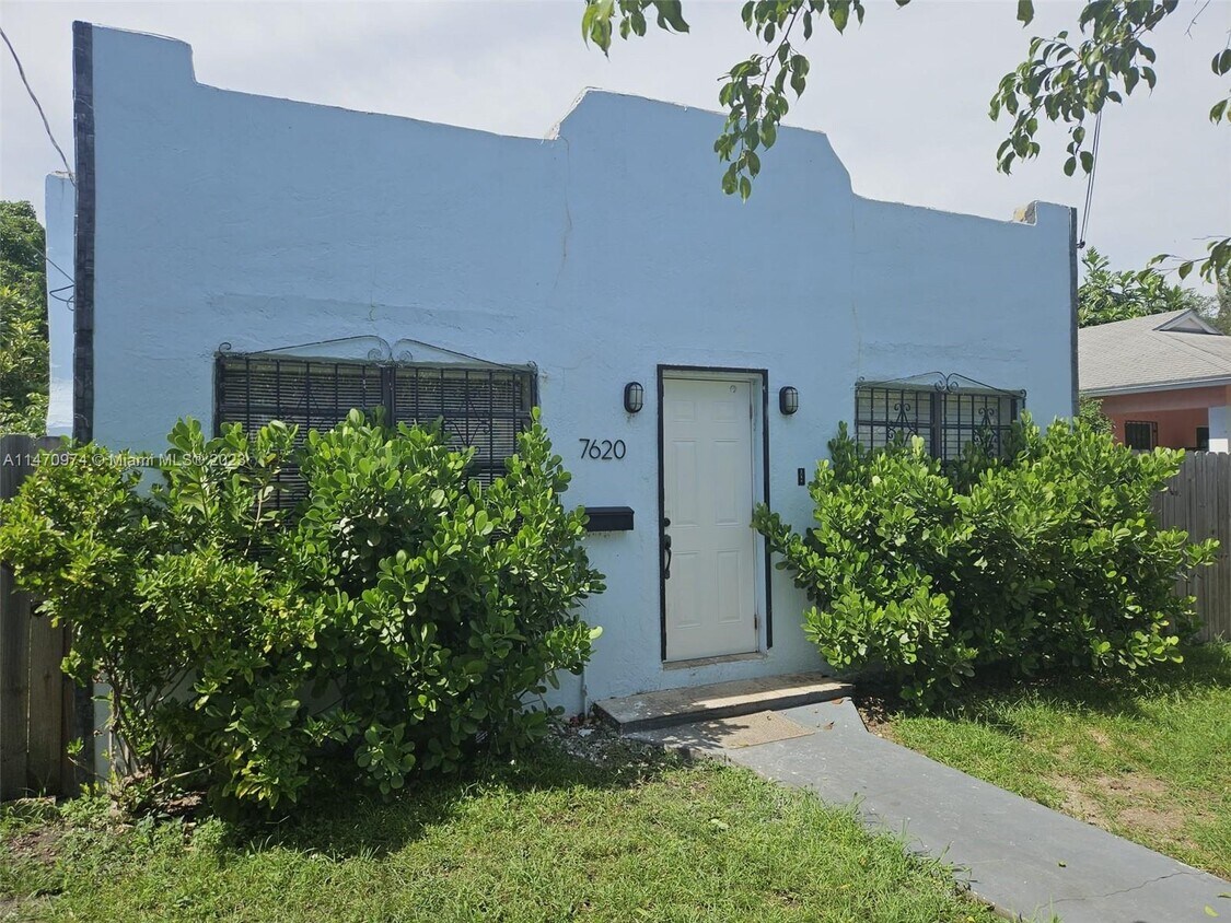 Primary Photo - 7620 NE 3rd Ct