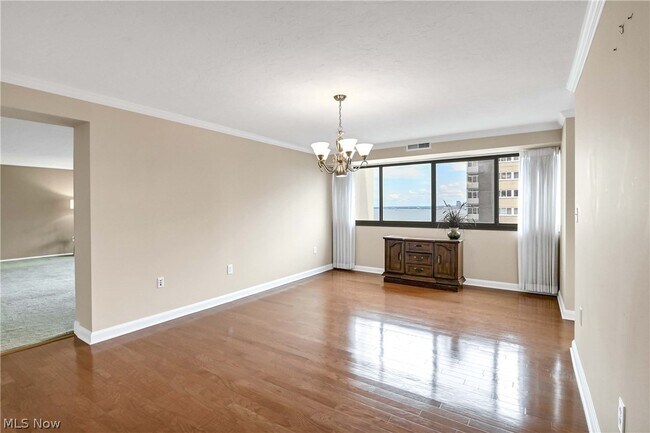Foto del edificio - 12550 Lake Ave