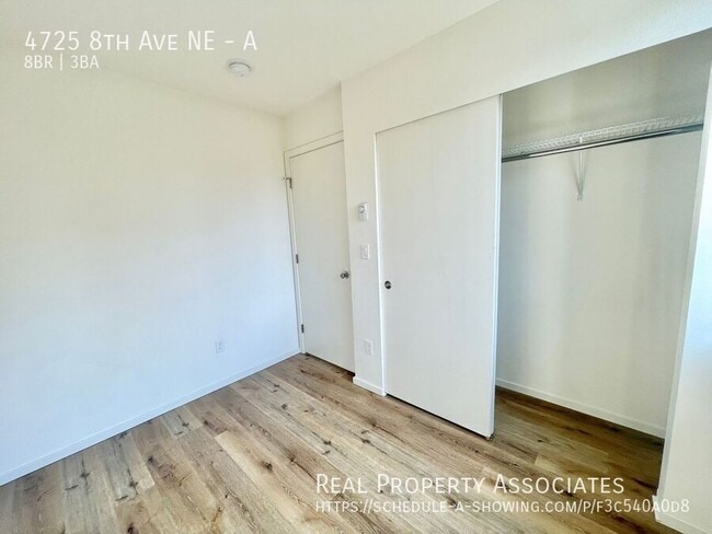 Building Photo - 4725 8th Ave NE