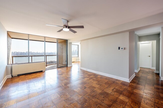 Building Photo - 9060 Palisade Ave