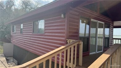 Building Photo - 8504 Lago Vista Dr