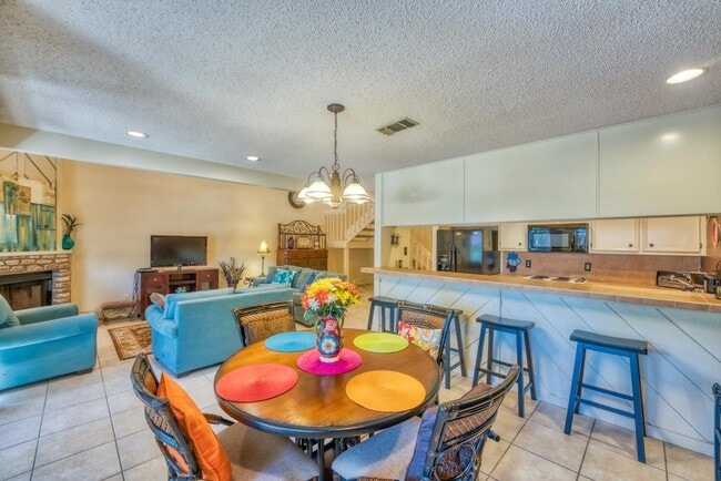 Building Photo - 307 Crestview