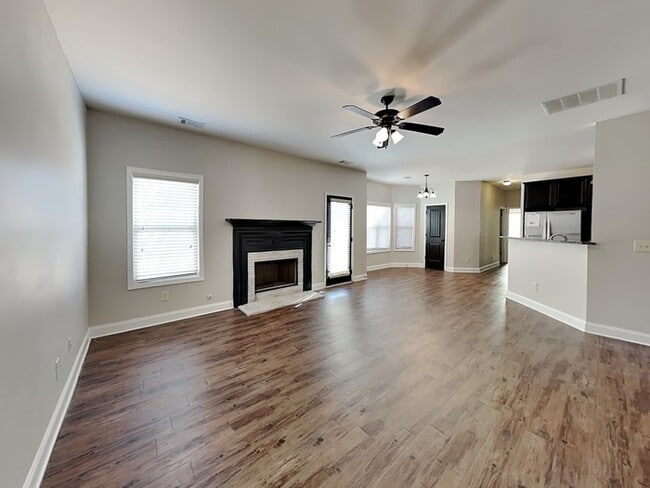 Building Photo - Sign & Save with One Month FREE Rent!