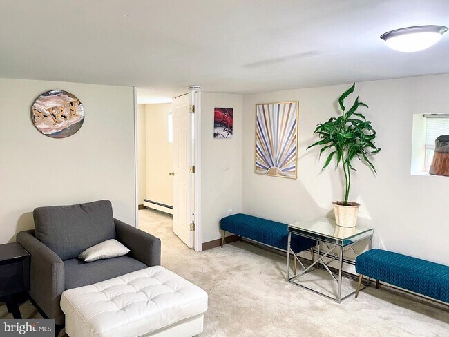 Foto del edificio - 4509 Queensbury Rd