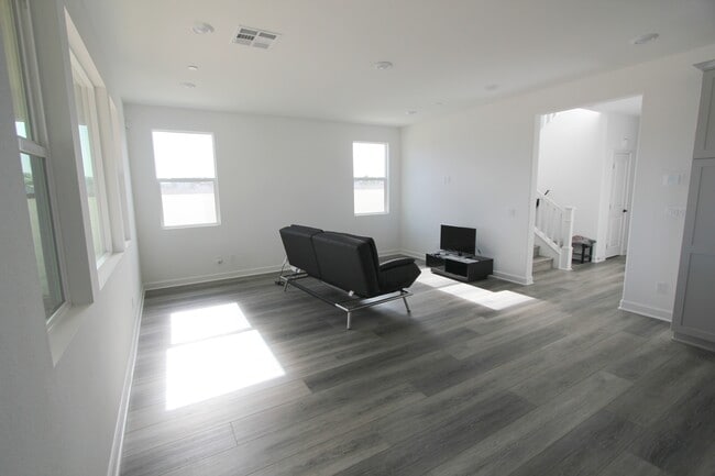 Building Photo - 1455 Carol Lee Ln