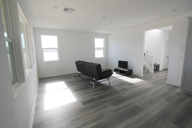 Foto del edificio - 1455 Carol Lee Ln
