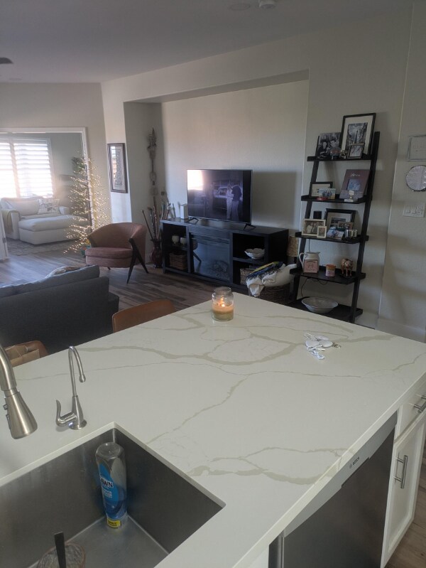 Building Photo - 2072 King St