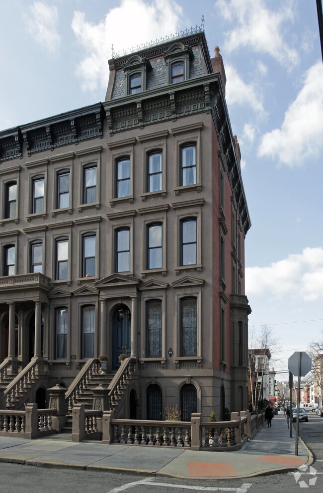 638 Hudson St, Hoboken, NJ 07030 Apartments Hoboken, NJ