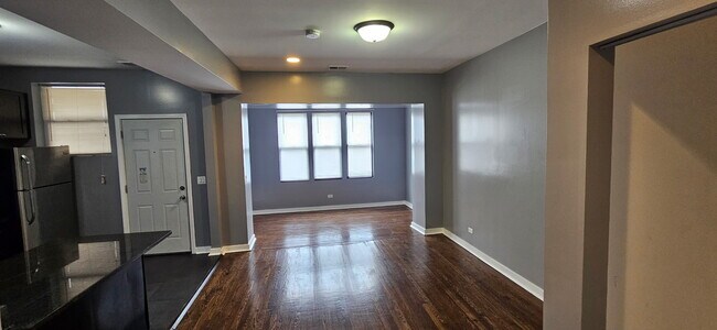 Foto del edificio - 6846 S Cornell Ave