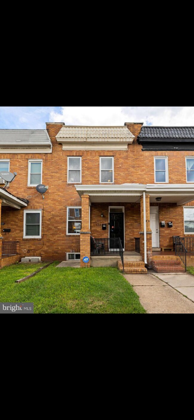 Building Photo - 633 Rappolla St