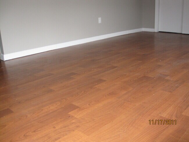 Foto del edificio - 99 Phenix Ave