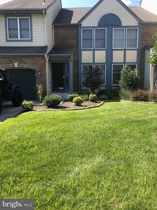 Building Photo - 10 Corlen Ct