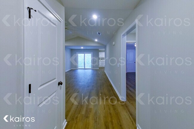 Foto del edificio - 148 Cottage Grove Rd