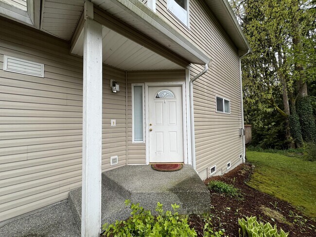 Building Photo - 414 91st Ave SE