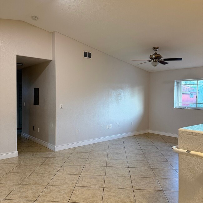 Building Photo - 10921 W Okeechobee Rd