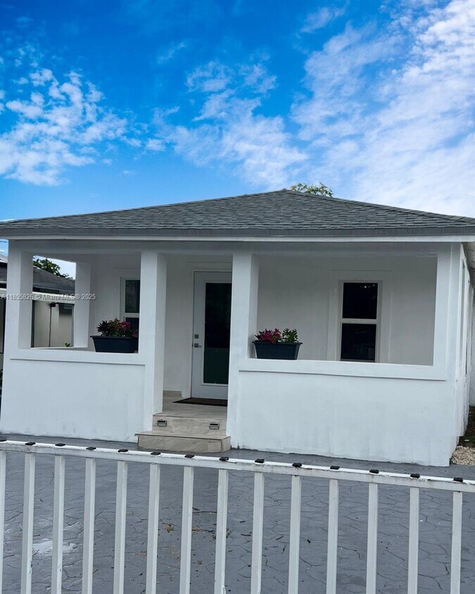 Foto principal - 81 NW 44th St