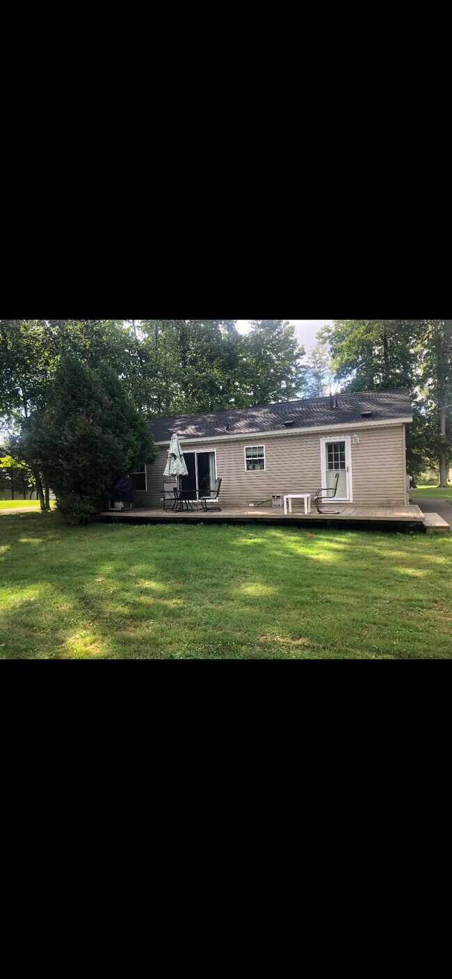 Building Photo - 5840 Snug Harbor Rd