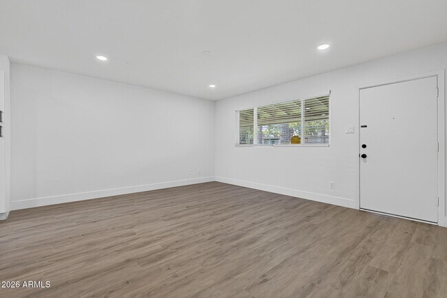 Foto del edificio - 7802 E Heatherbrae Ave