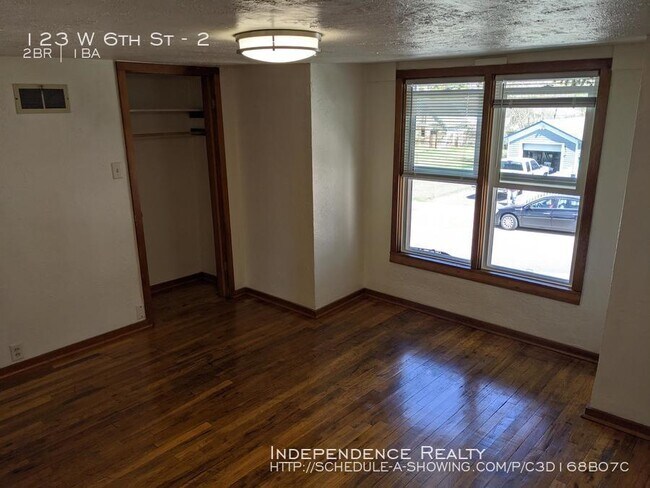 Building Photo - 123 W 6th St