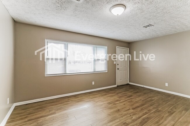 Building Photo - 2950 Langfield Dr