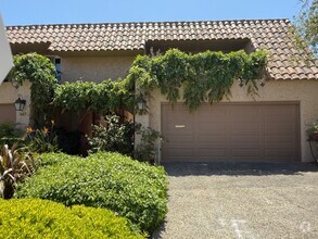 Building Photo - 145 El Altillo