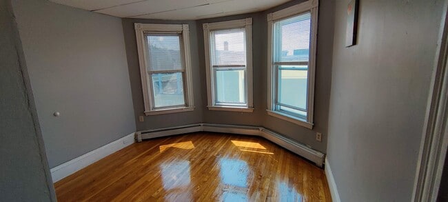 Building Photo - 50 Calumet St