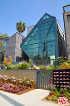 Building Photo - 838 California Ave