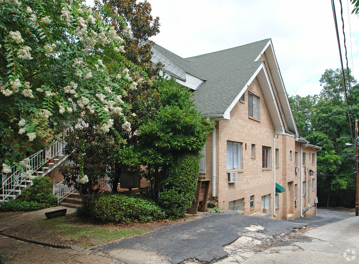 Building Photo - 930 Greenwood Ave NE