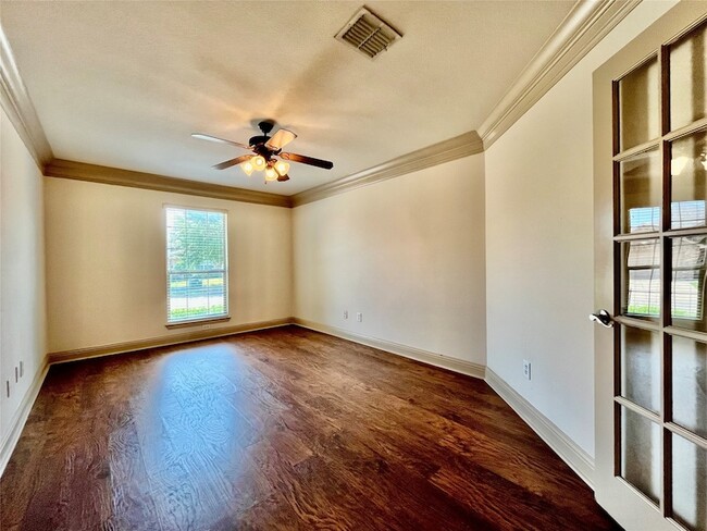 Building Photo - 1005 Tallahassee Dr