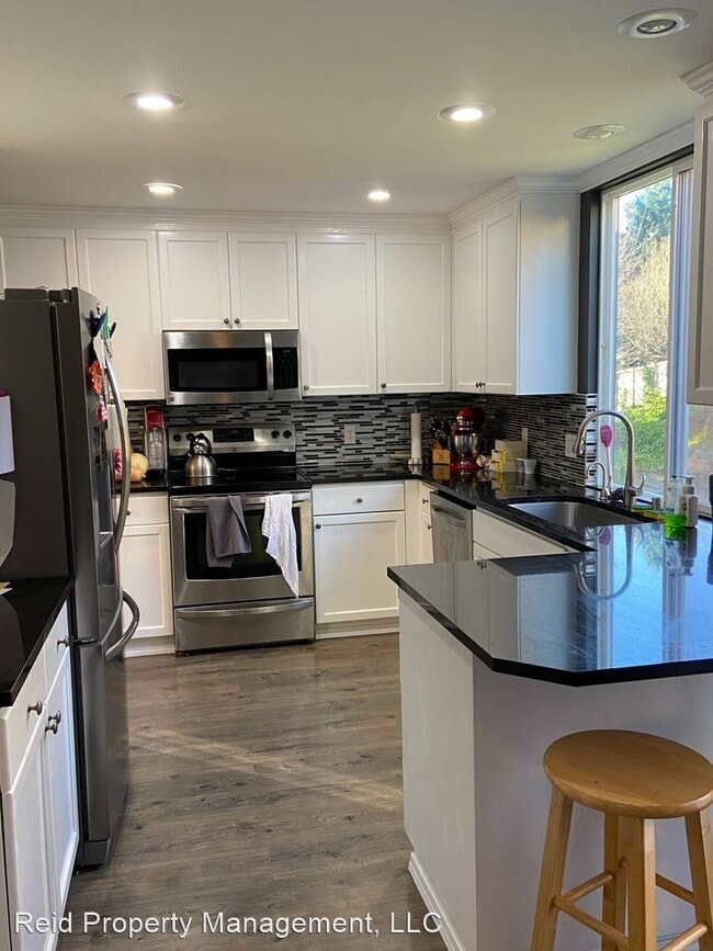 Foto del edificio - 4 br, 2.5 bath House - 2320 Dalarna Ct NE
