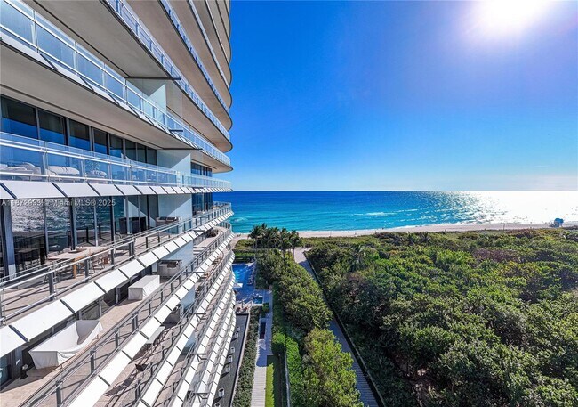 Foto del edificio - 8701 Collins Ave