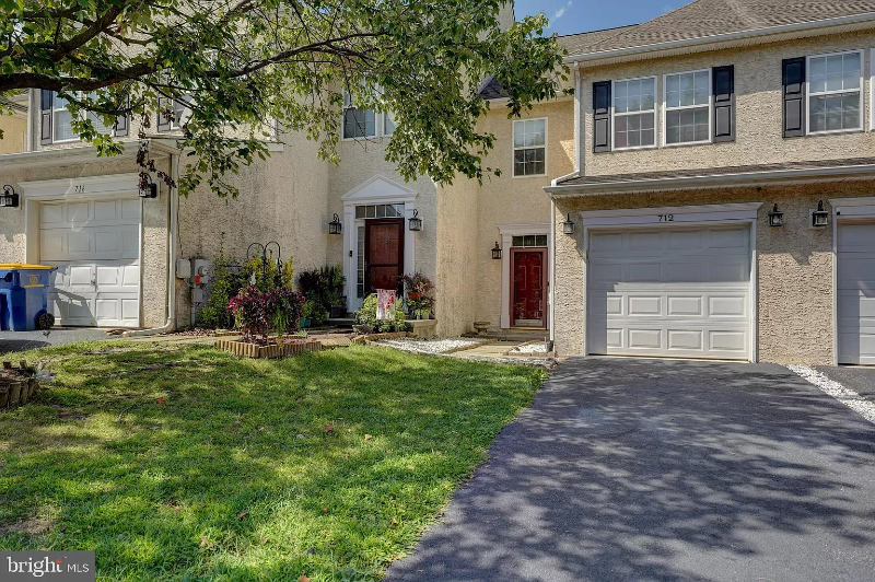 Primary Photo - 712 Kent Way