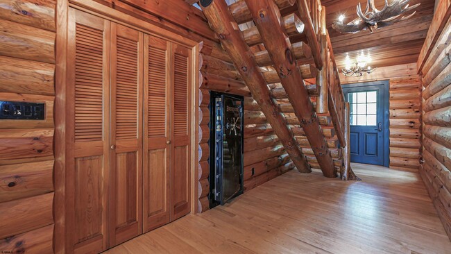 Building Photo - 424 Highland Dr