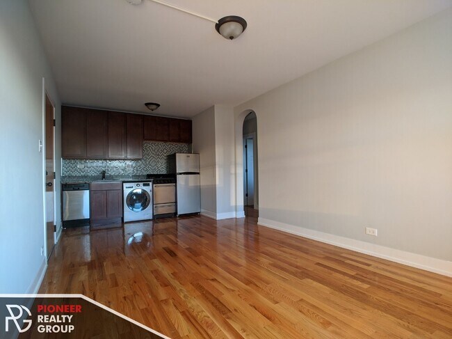 Foto del edificio - 537 W Arlington Pl