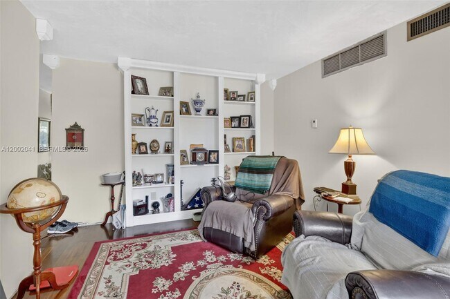 Foto del edificio - 5240 NE 6th Ave