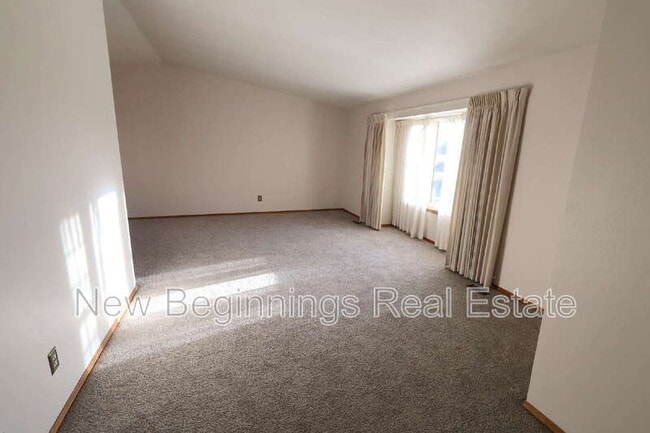 Building Photo - 2125 Sather Dr