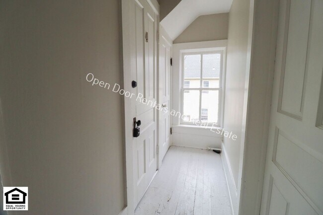 Foto del edificio - 1101 Lake Ave