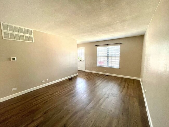 Building Photo - 7110 S Gaylord St