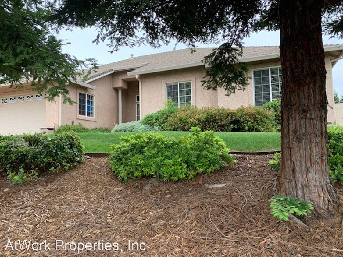 3 br, 2 bath House 4117 Pembroke Ln House Rental in Shasta Lake, CA