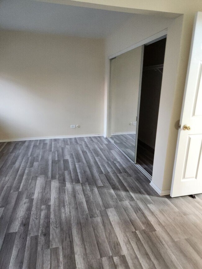 Foto del edificio - 451 Doral Terrace