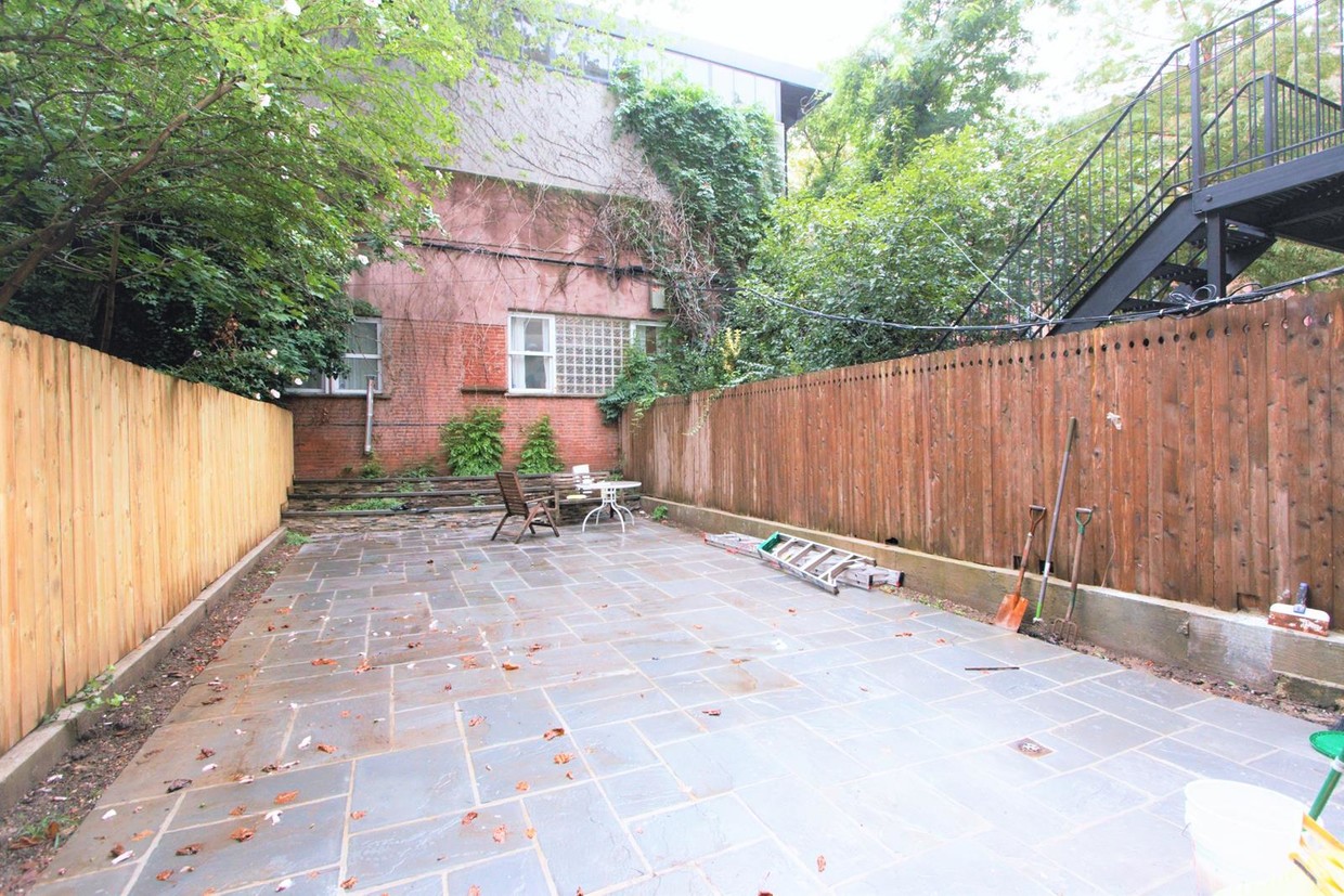 Primary Photo - 93 6th Avenue