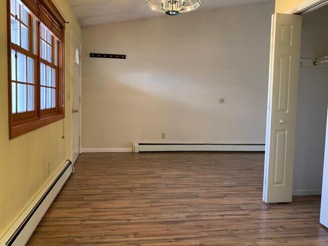 Building Photo - Beautiful 2 bedroom 2 bath home in Sackets...